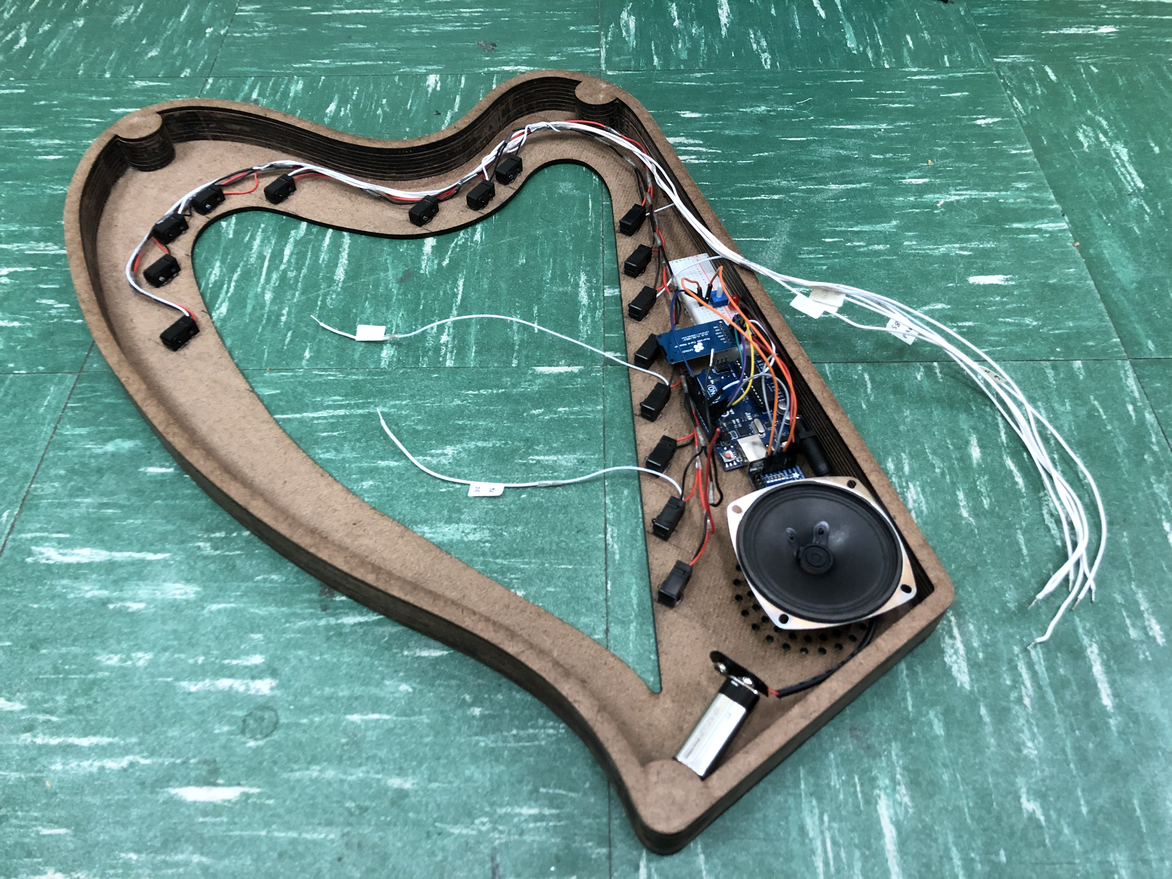internals of the harp with wires